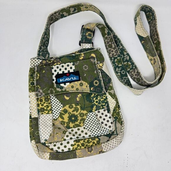 KAVU Crossbody Bag Purse Adjustable Strap Carolina Patchwork Quilt Pattern Boho - Picture 1 of 11